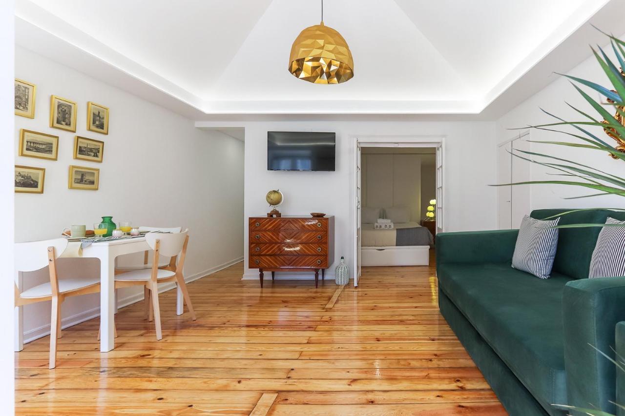 Appartamento Castelo Premium By Homing Lisbona Esterno foto