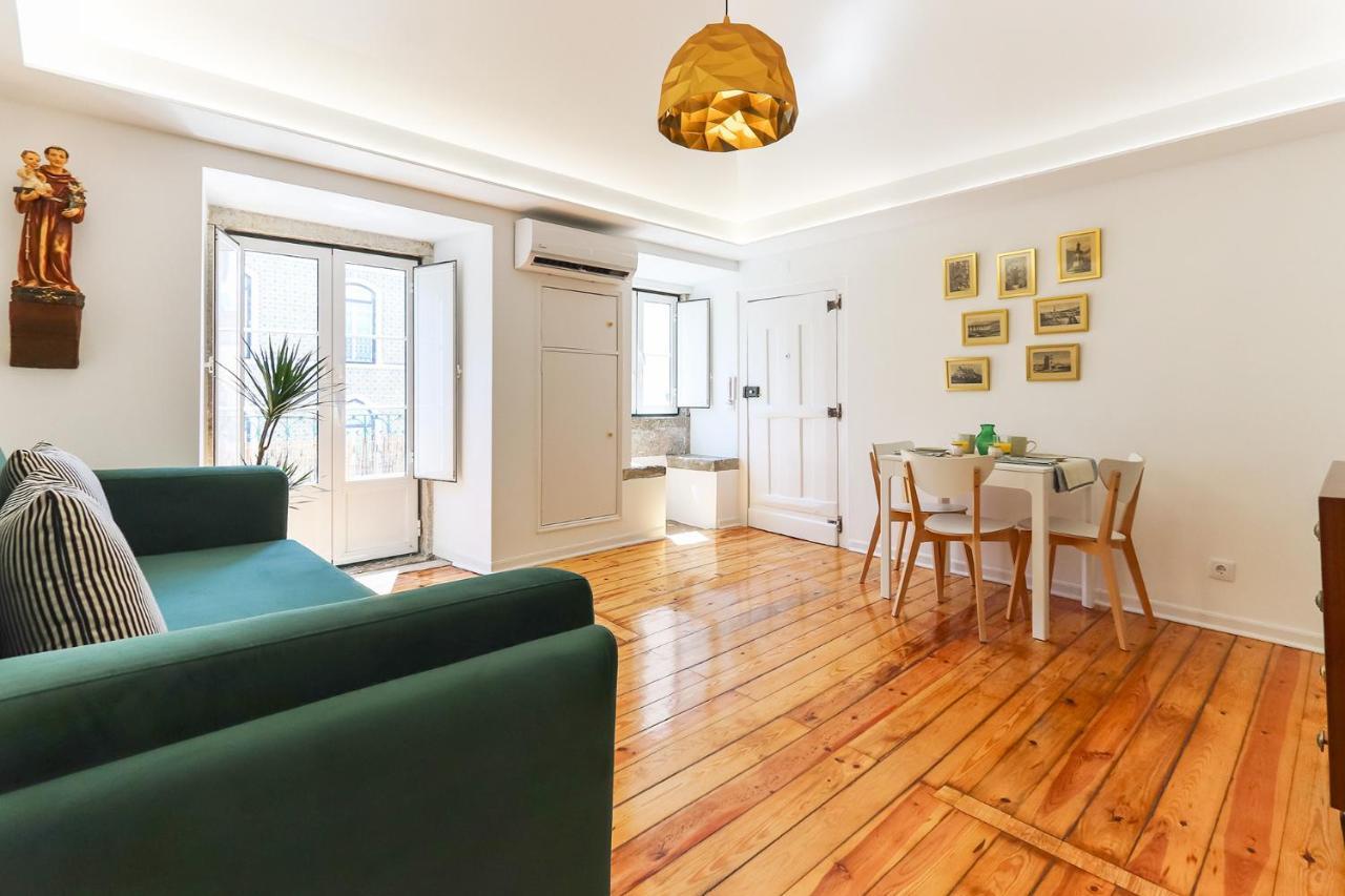 Appartamento Castelo Premium By Homing Lisbona Esterno foto