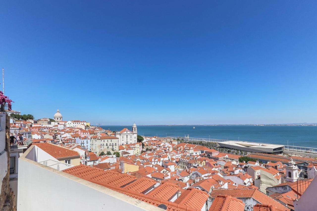 Appartamento Castelo Premium By Homing Lisbona Esterno foto